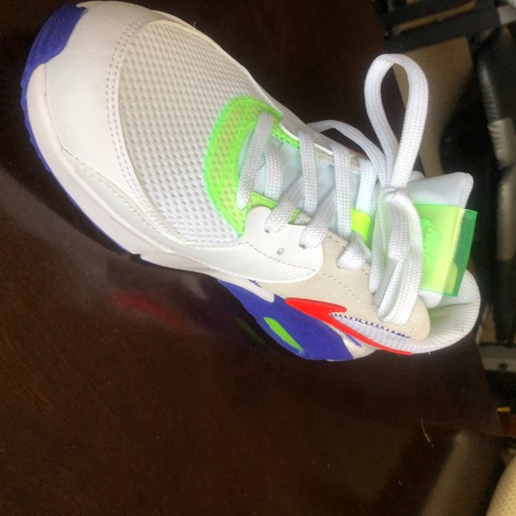 NEW Nike Air Max Multicolor US size 4, fits like a womans 6 - Picture 5 of 6